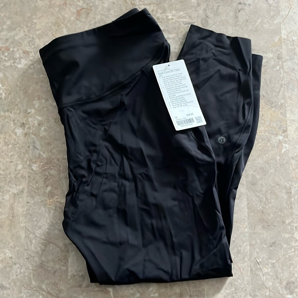 NWT Lululemon Base Pace HR Tight 25” Black with logo on leg